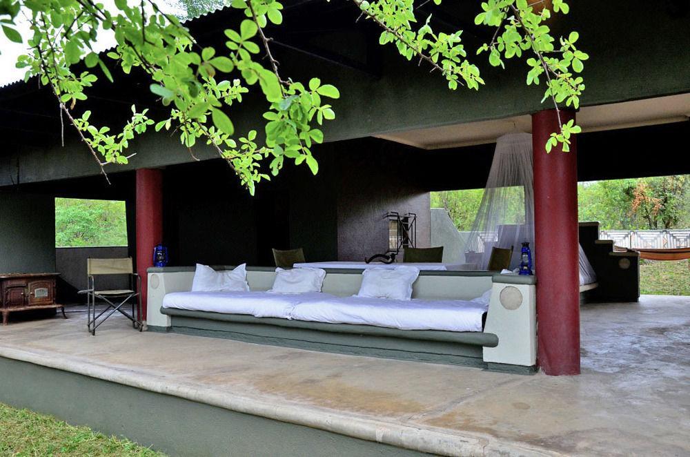 פאלאבורווה Tingala Lodge - Bed In The Bush מראה חיצוני תמונה