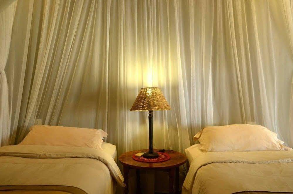 פאלאבורווה Tingala Lodge - Bed In The Bush מראה חיצוני תמונה