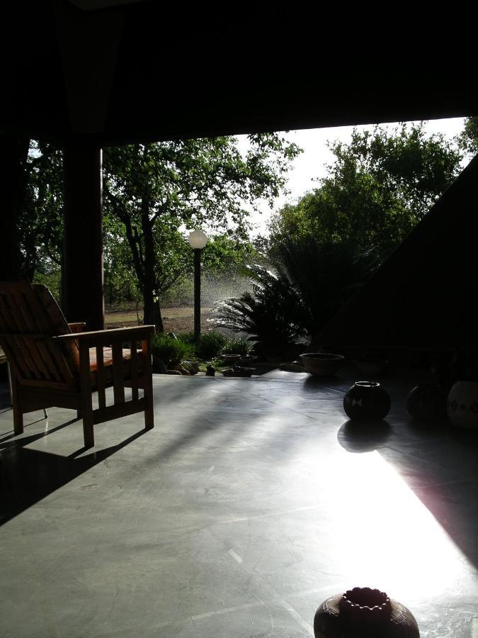 פאלאבורווה Tingala Lodge - Bed In The Bush מראה חיצוני תמונה